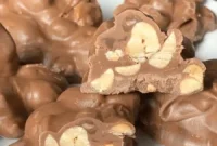 Slow Cooker Peanut Clusters Recipe for Crunchy No-Bake Treats