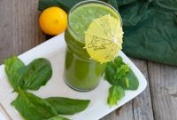 Bright Green Detox Smoothie Recipe for Energy and Immunity