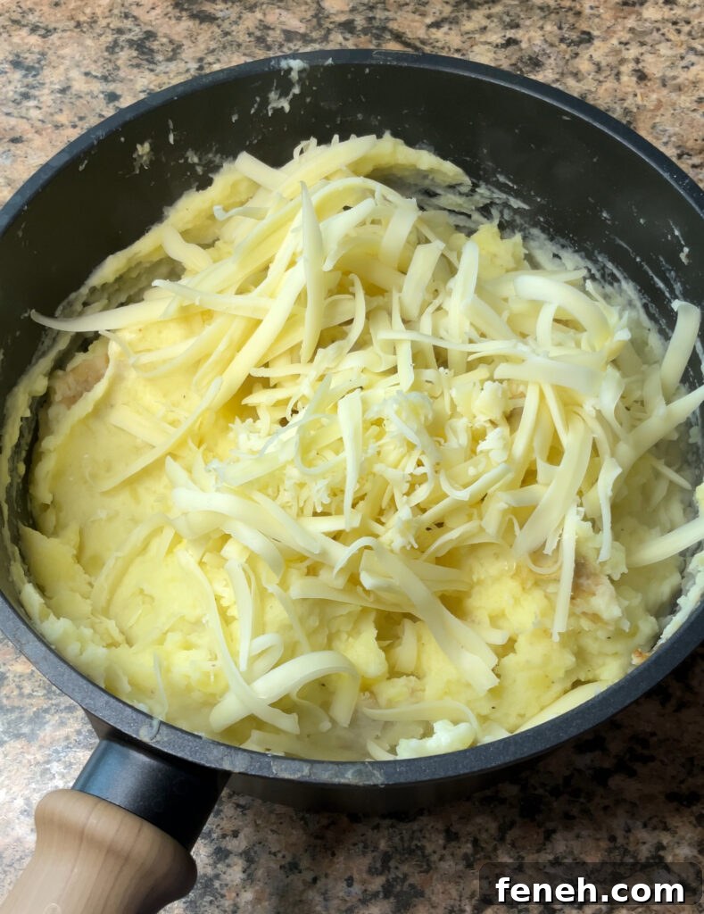 Garlic Cheddar Mashed Potatoes