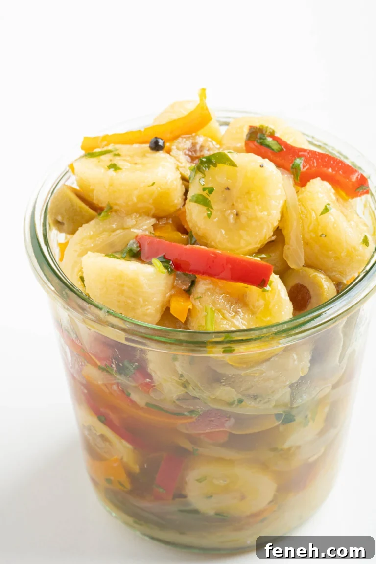 a bowl of guineos en escabeche