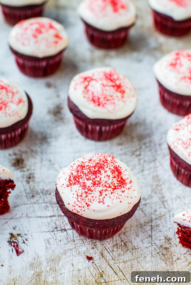 Red Velvet Cupcakes with Vanilla Cream Cheese Frosting Red Velvet Cupcakes with Cream Cheese Frosting.