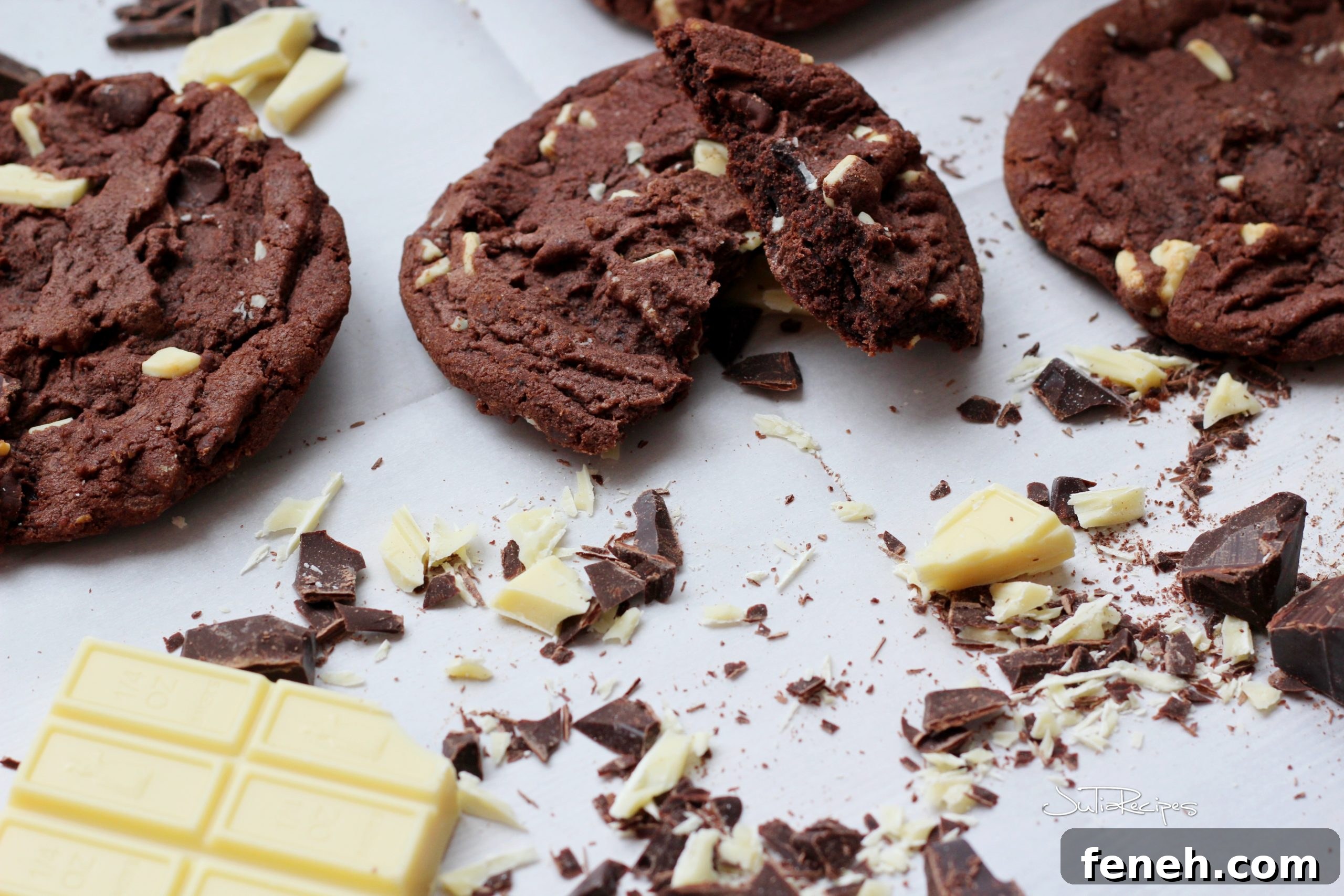 COOKIES WITH DARK CHOCOLATE