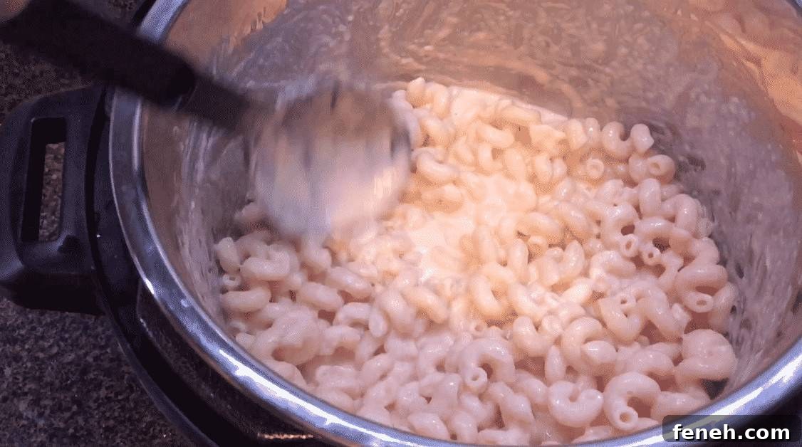 Thickening macaroni and cheese sauce