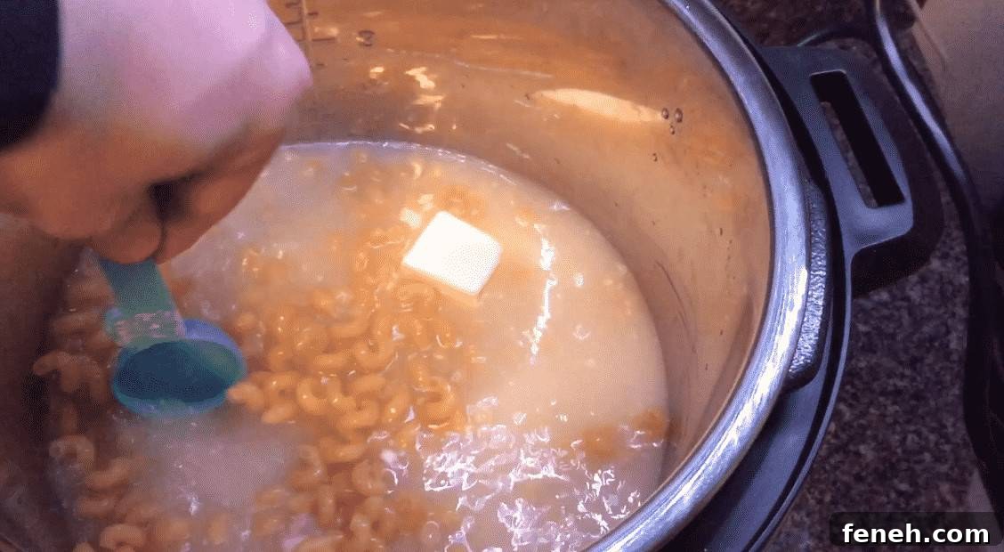 Stirring pasta before pressure cooking