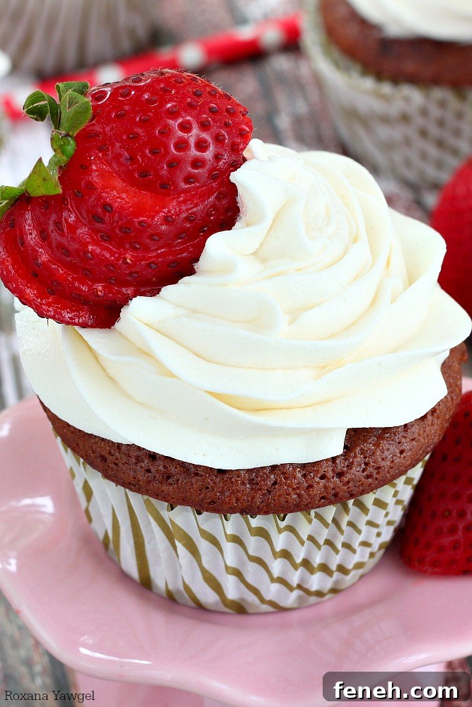 Chocolate Strawberry Cupcakes with Mascarpone Frosting | 25+ Cupcake Frosting recipes